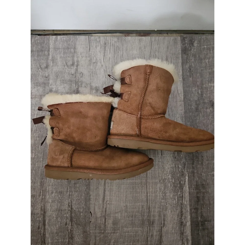UGG Bailey Bow Mini Boots Chestnut Tan Youth Size 3 Bow Suede